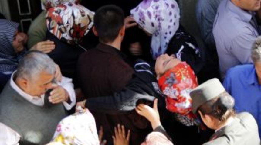 Şehit Genel, Baba Evinden G&ouml;zyaşları Ile Uğurlandı