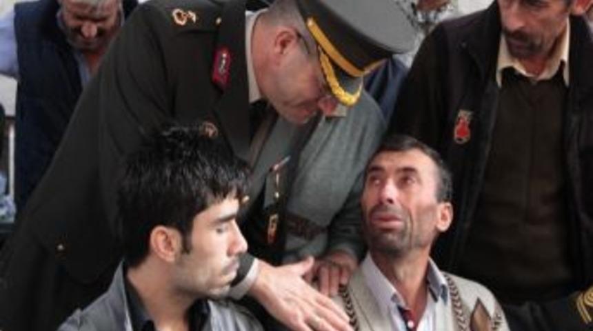Şehidin Naaşı Baba Evine Getirildi