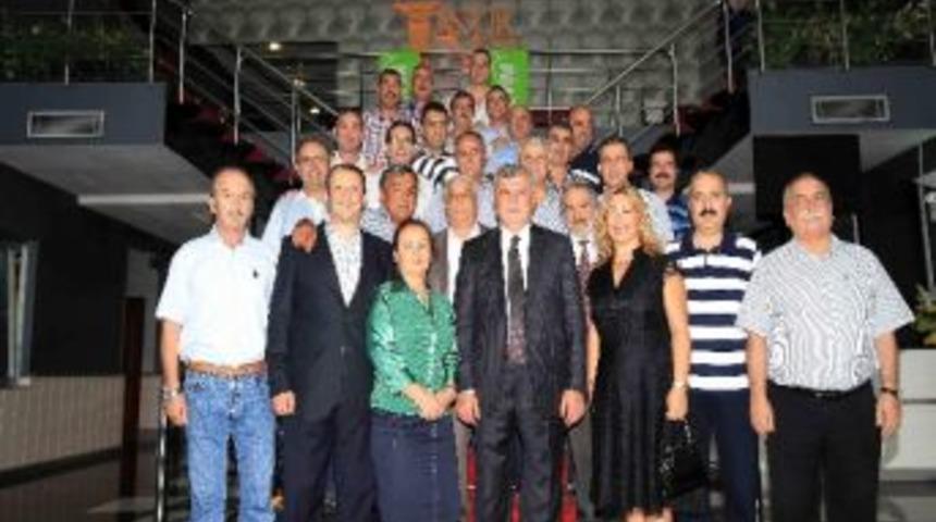 Başkan Karaosmanoğlu Eski &Ouml;ğrencileriyle Buluştu