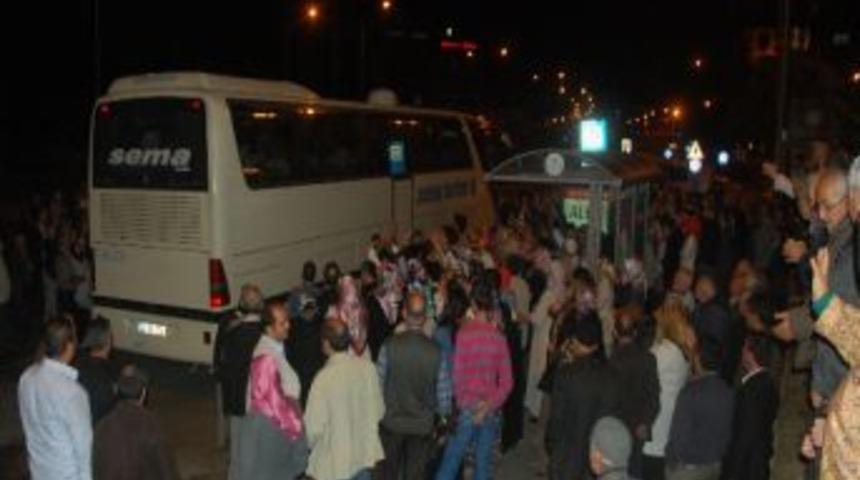Giresun'da 251 Hacı Adayı Sabaha Karşı Dualarla Uğurlandı