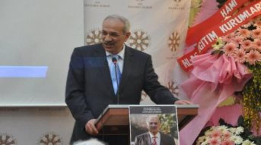 İhlas Koleji &Ouml;ğretmenine B&uuml;y&uuml;k Onur