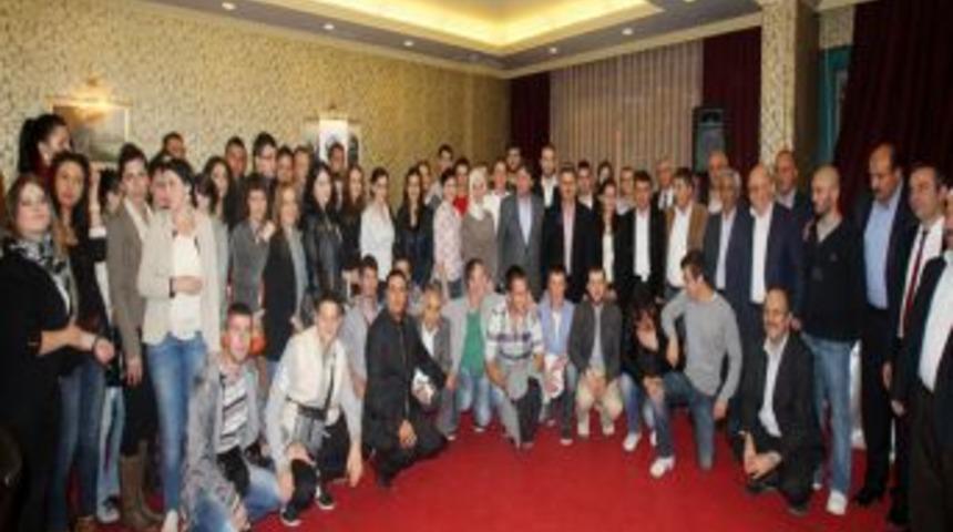 Memur-Sen Başkanı G&uuml;ndoğdu, Bosnalı &Ouml;ğrencilerle Buluştu