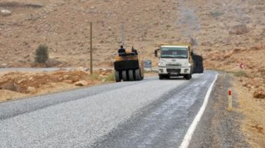 Midyat-Nusaybin Karayolunda Yapılan &Ccedil;alışma Kazalara Davetiye &Ccedil;ıkarıyor