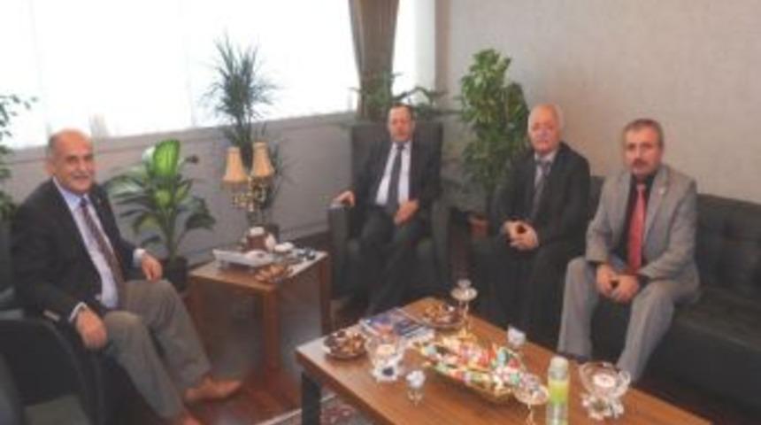 Malatya Heyetinden M&uuml;steşar Ulvi Saran&rsquo;a Ziyaret