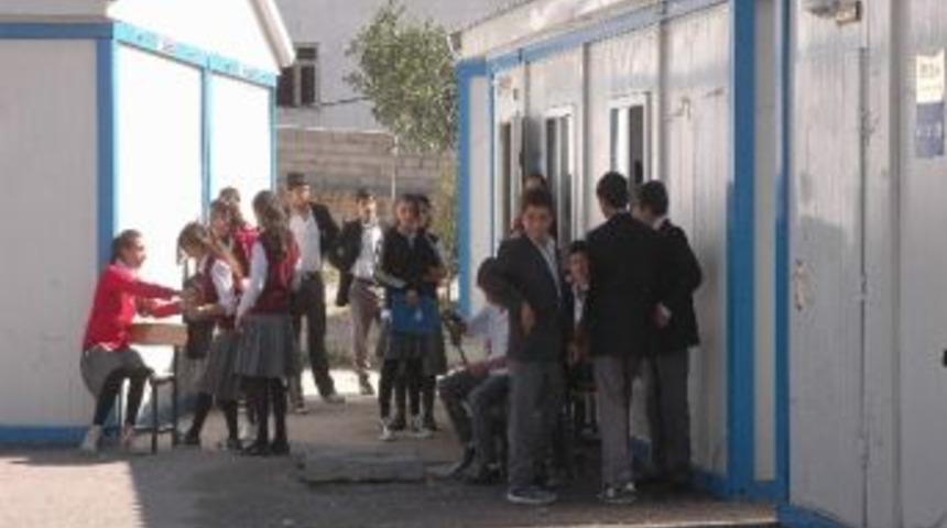 Van&rsquo;daki Yakılan Prefabrik Derslikler