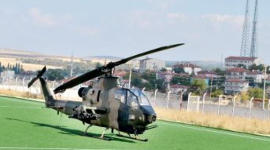 Askeri Helikopter Kırşehir&rsquo;e Acil İniş Yaptı
