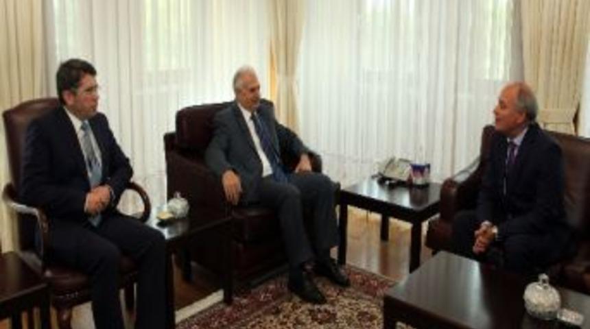 Rusya Federasyonu Trabzon Başkonsolosu Dmitry Talanov Rekt&ouml;r Ko&ccedil;ak&rsquo;ı Ziyaret Etti