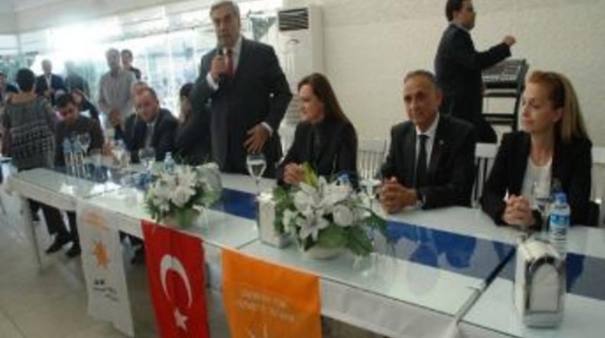 Yeniden Mkyk'ya Se&ccedil;ilen N&uuml;khet Hotar'a İzmir'de G&ouml;rkemli Karşılama