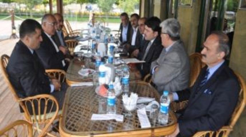 Malatya&rsquo;da Tekstilcilerin Sorunları Ele Alındı