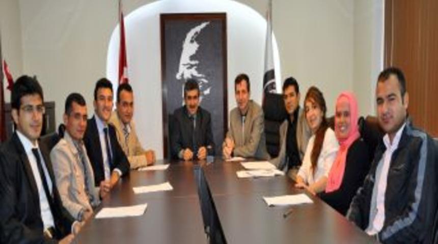 Midyat SYDV'ye Alınan 8 Sosyolog S&ouml;zleşmelerini Imzaladı