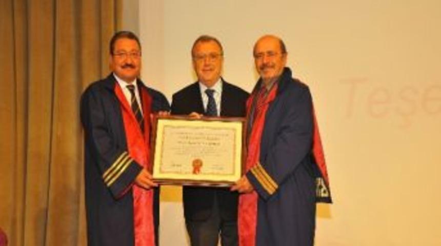 Erciyes &Uuml;niversitesi Tıp Fak&uuml;ltesi&rsquo;ne Akreditasyon Belgesi Verildi