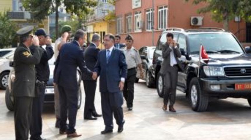 Vali Yılmaz, Ak&ccedil;akoca Belediyesi'ni Ziyaret Etti