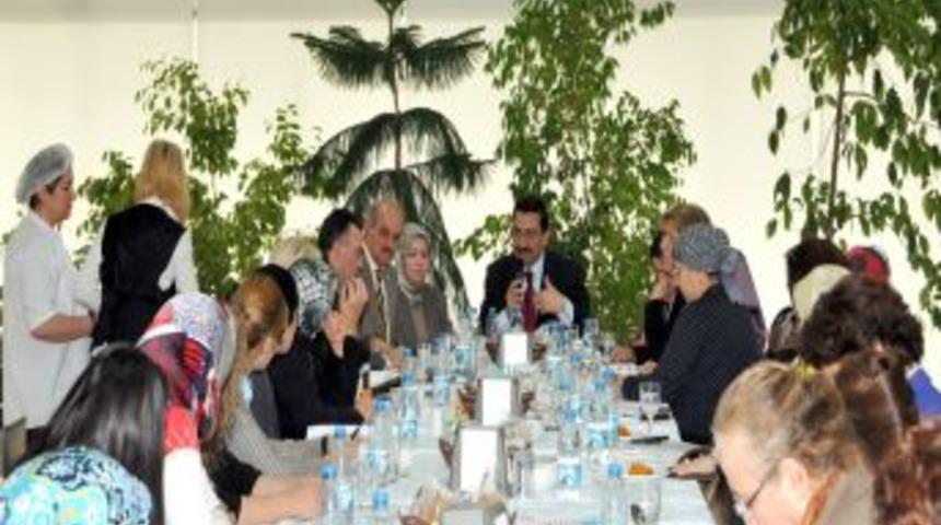 Belediye Meclisi Kadın &Uuml;yeleri, STK'ların Kadın Temsilcileriyle Buluştu