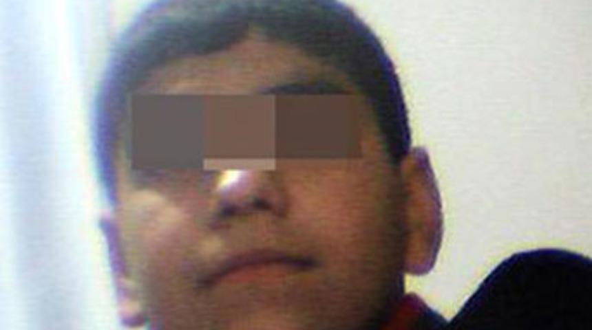 Elinde bı&ccedil;ak &ouml;ğretmenini ararken yakalandı