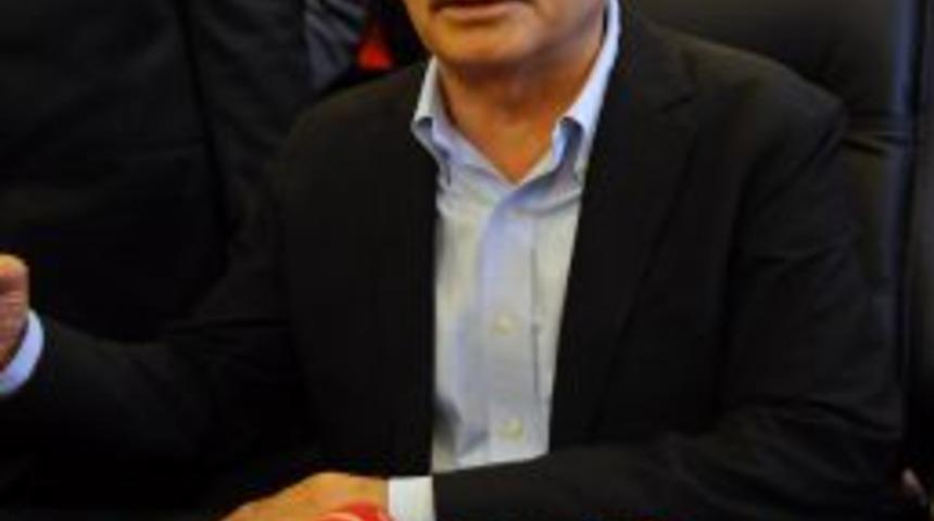 Kılı&ccedil;daroğlu: Sırtımızı Sıvazlayıp, Aferin Diyenler Var Ama Halk Savaş Istemiyor