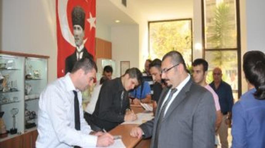 İzmir Ticaret Odası'ndan (ito) İzmirlilere T&uuml;rk Bayraklı Atat&uuml;rk Posteri