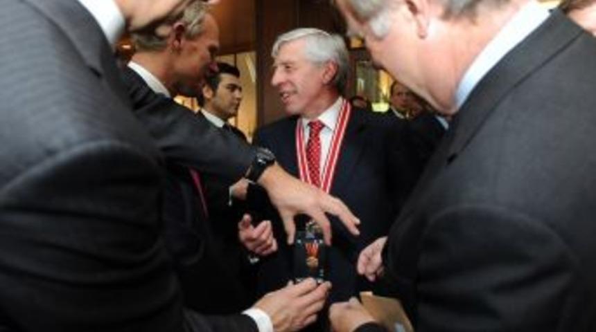 Jack Straw'a Cumhuriyet Nişan'ı