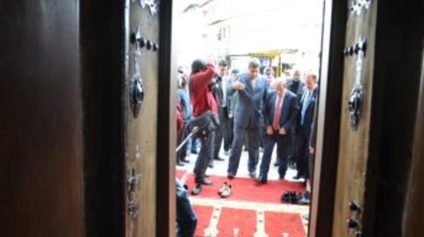 İhmal Camii İbadete A&ccedil;ıldı