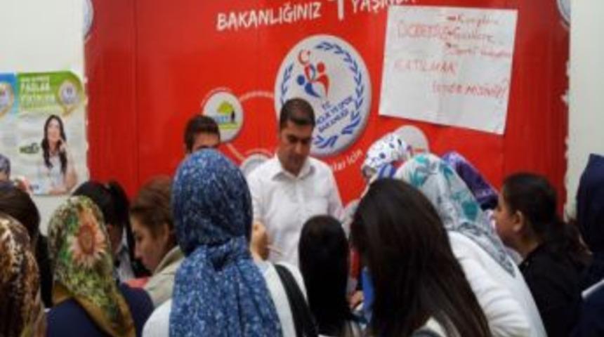 'Bakanlığımız 1 Yaşında Standı'na İskilip MYO'da Yoğun Ilgi