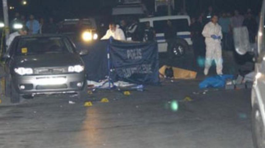 K&uuml;&ccedil;&uuml;k&ccedil;ekmece'de pompalı dehşeti