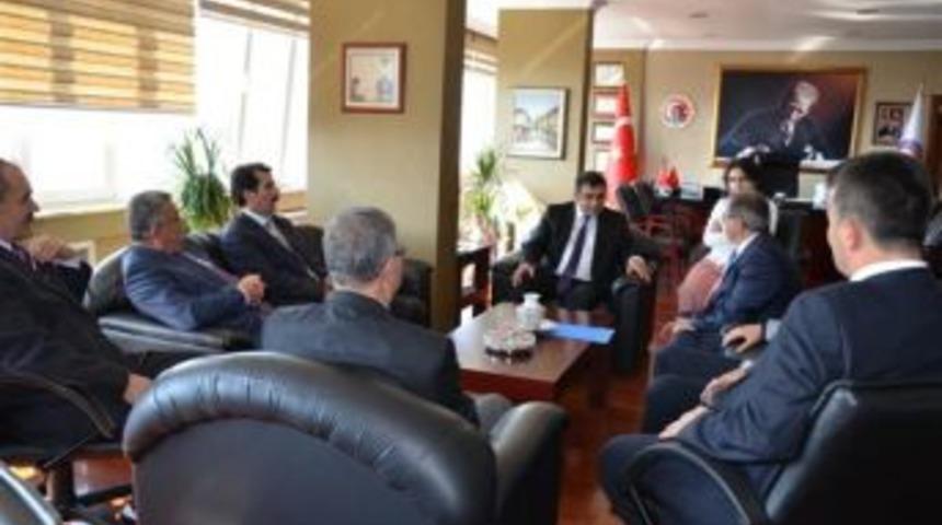 Meclis Komisyonu Rekt&ouml;r La&ccedil;iner ile g&ouml;r&uuml;şt&uuml;