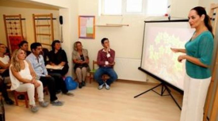 Neşe Erberk  İzmit&rsquo;te &ouml;ğrencileriyle buluştu