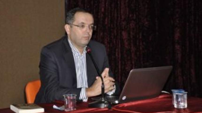 Afyoncu &lsquo;Osmanlı&rsquo;daki isyanları&rsquo; anlattı