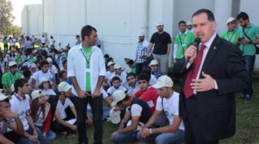 Ahmet Zenbilci, &Ccedil;&Uuml; &ouml;ğrencileri ile tanıştı