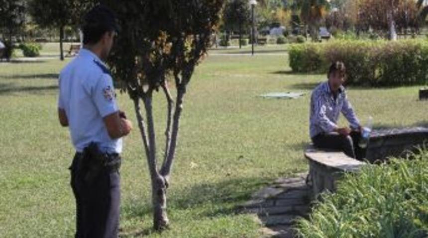 &Ccedil;ocuğunu G&ouml;remeyen Baba Kendini Yakmak İstedi