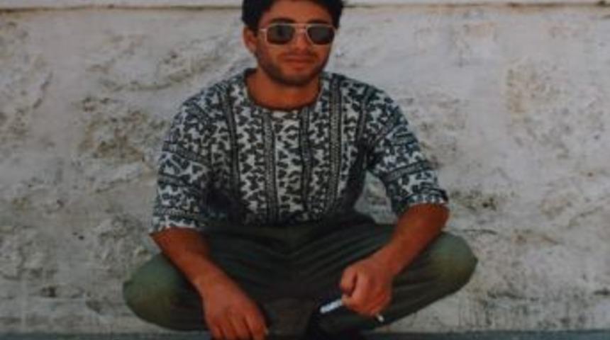 Kardeşi &ouml;ld&uuml;rd&uuml;, ailece yok ettiler