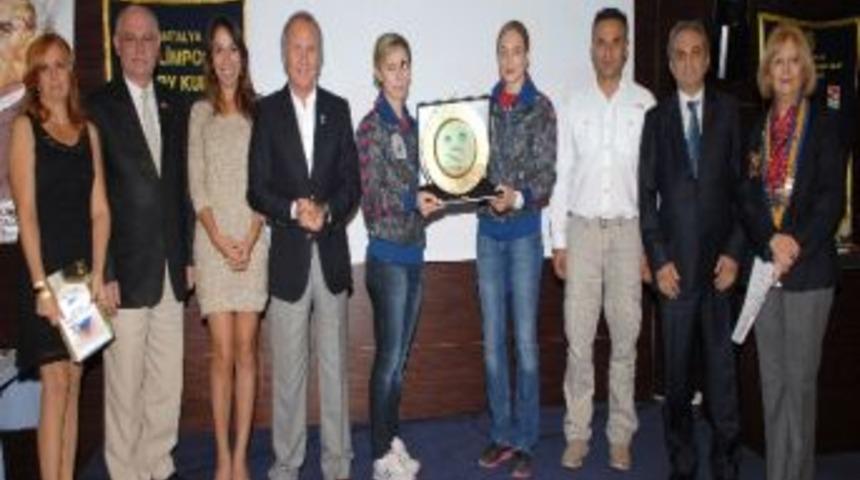 Muratpaşalı Meleklere &lsquo;meslek Hizmet &Ouml;d&uuml;l&uuml;&rsquo;