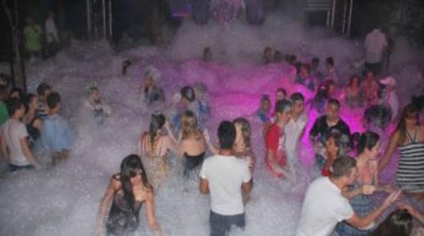 Marmaris'te Eğlence Devam Ediyor