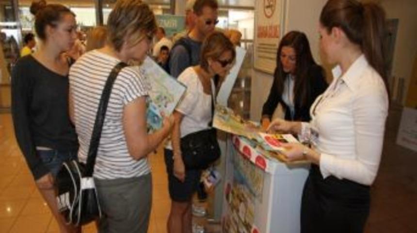 Konak Belediyesi'nden Turistlere İzmir'in Yol Haritası