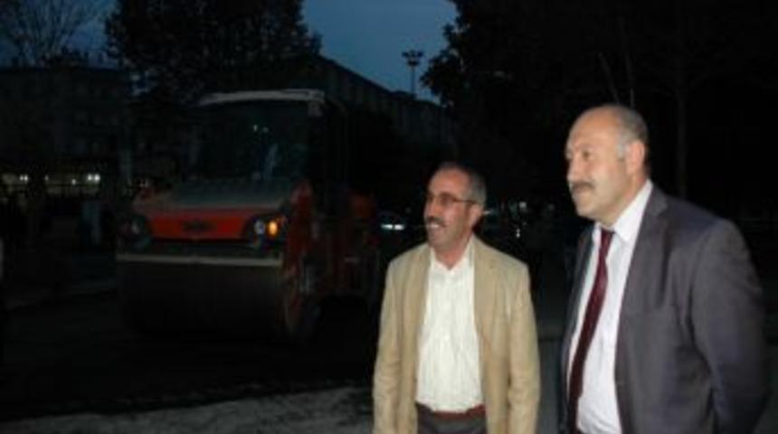 Bir Gecede 4 Bin Ton Asfatlt Yolla Buluştu
