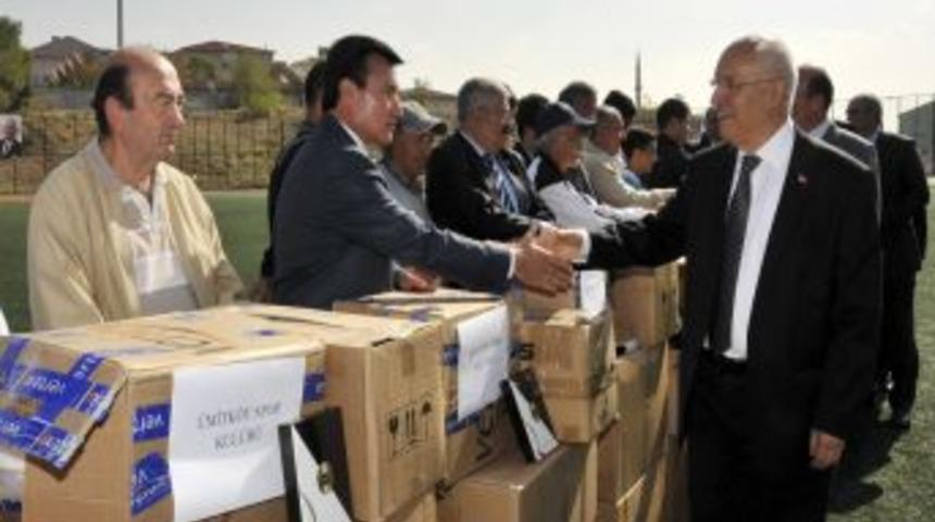 Yenimahalle Belediyesi'nden Amat&ouml;r Spor Kul&uuml;plerine Malzeme Yardımı