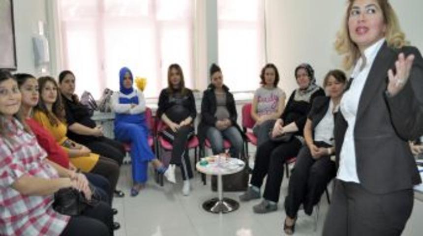 Gebe Okulunda Anneler Bilgilendirildi, Sezaryenle Doğum Y&uuml;zde 60 Azaldı