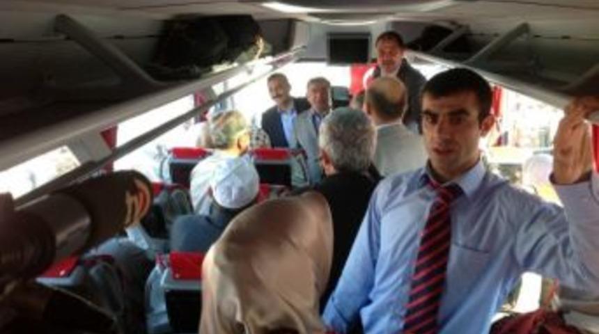 D&uuml;zce&rsquo;de Hacı Adayları Kutsal Topraklara Uğurlandı