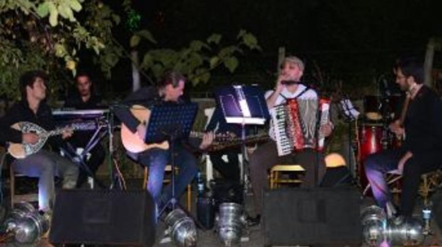 T&uuml;rk Ve Yunan Sanat&ccedil;ıdan Dostluk Konseri