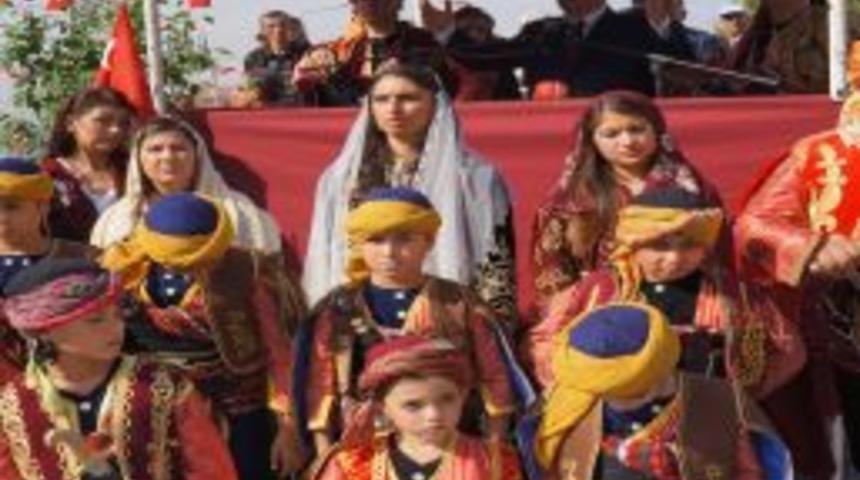 Ankara'nın Başkent Oluşu D&uuml;zenlenen T&ouml;renle Kutlandı