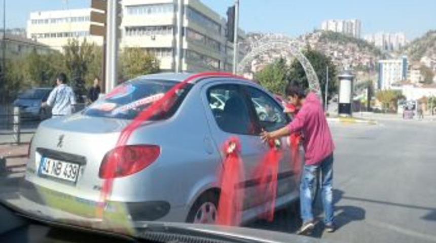 Bahşiş Alabilmek I&ccedil;in Canlarını Tehlikeye Atıyorlar