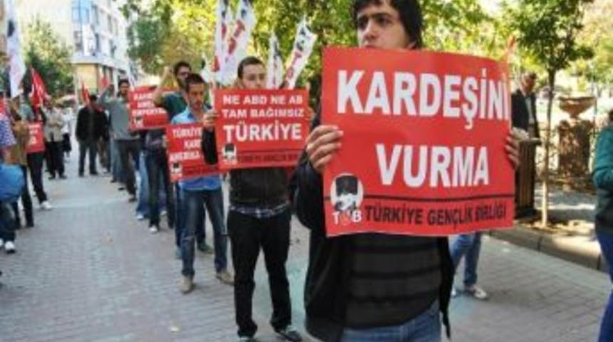 Eskişehir'de "savaşa Hayır" Y&uuml;r&uuml;y&uuml;ş&uuml; Yapıldı