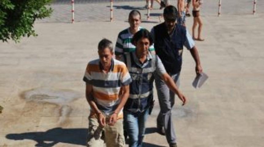 Hırsızlık Yapan Turistler G&ouml;zaltına Alındı