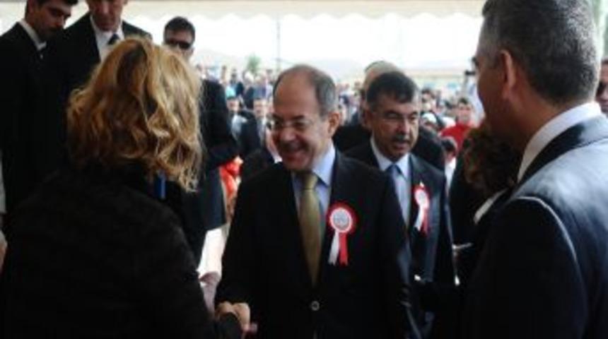 Bakan Akdağ: Sağlıkta Asıl D&ouml;n&uuml;ş&uuml;m Kafaların I&ccedil;inin Değişmesidir