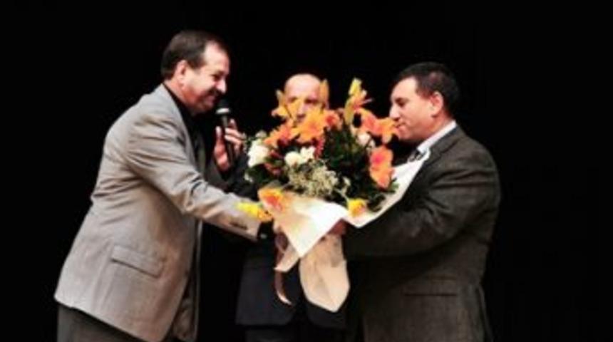 &Uuml;st&uuml;n D&ouml;kmen Beylikd&uuml;z&uuml;&rsquo;nde anlattı