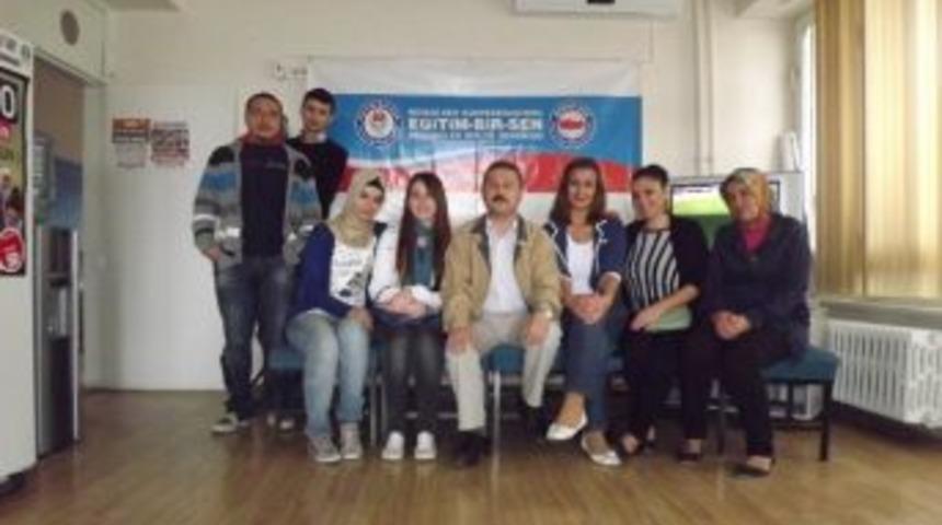 Ataması Yapılmayan &Ouml;ğretmenler Eğitim-bir-sen&rsquo;i Ziyaret Etti