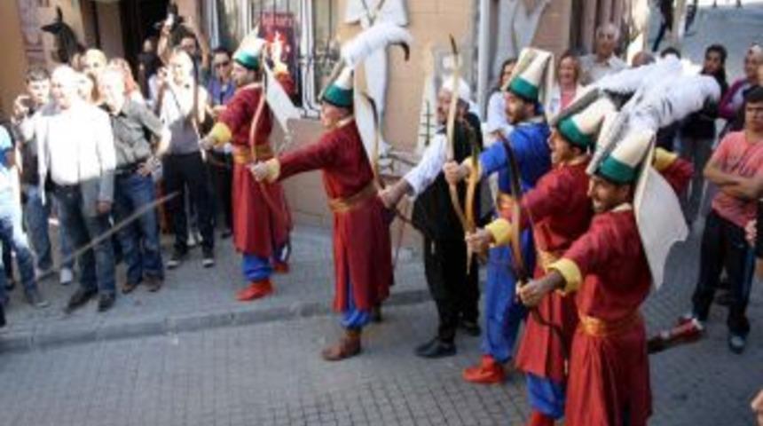 G&ouml;z Nuru Kitap Ciltleri Bursa&rsquo;da Sergileniyor