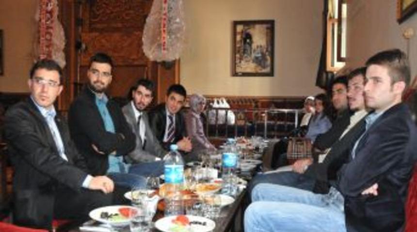 İlkadım Gen&ccedil;lik Meclisi, Gen&ccedil;lik &Ccedil;alıştayının Sonu&ccedil;larını A&ccedil;ıkladı