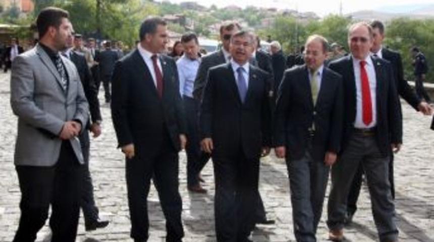 Bakanlar Ulu Camii’ni Gezdi