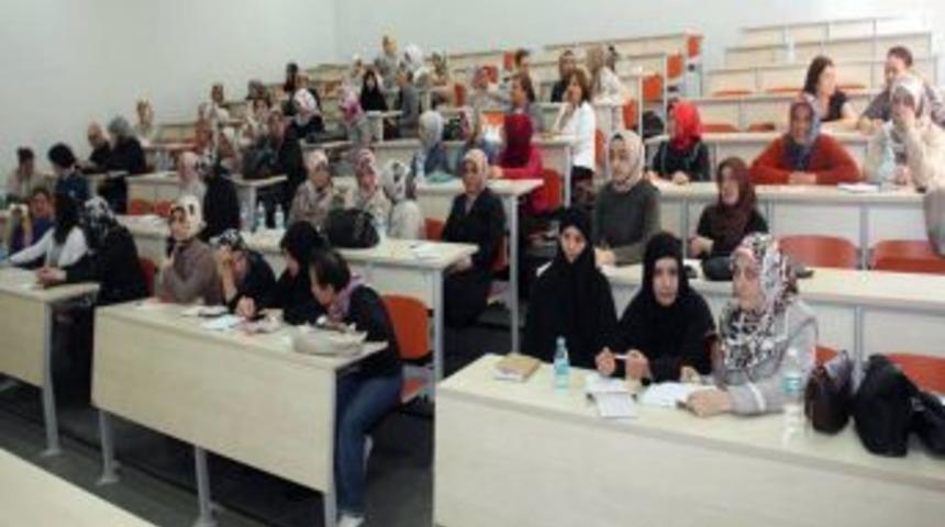 'Anne &Uuml;niversitesi'nde Dersler Başladı
