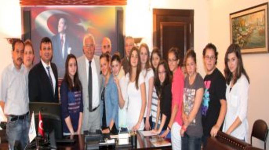 Mesut &Ouml;zil'e 'Sevgi, Barış, Dostluk &Ouml;d&uuml;l&uuml;' Verilecek